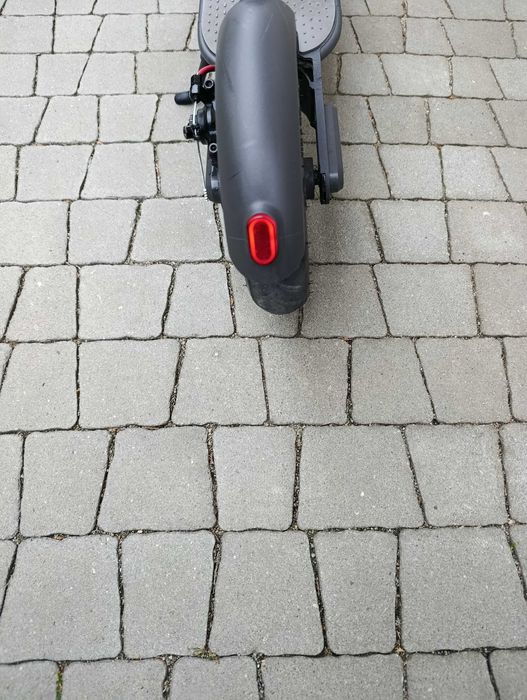 Hulajnoga Xiaomi M365 stan bardzo dobry