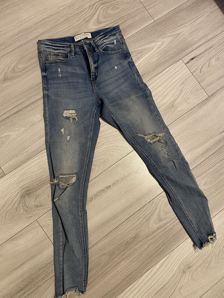 Jeansy regular high waist