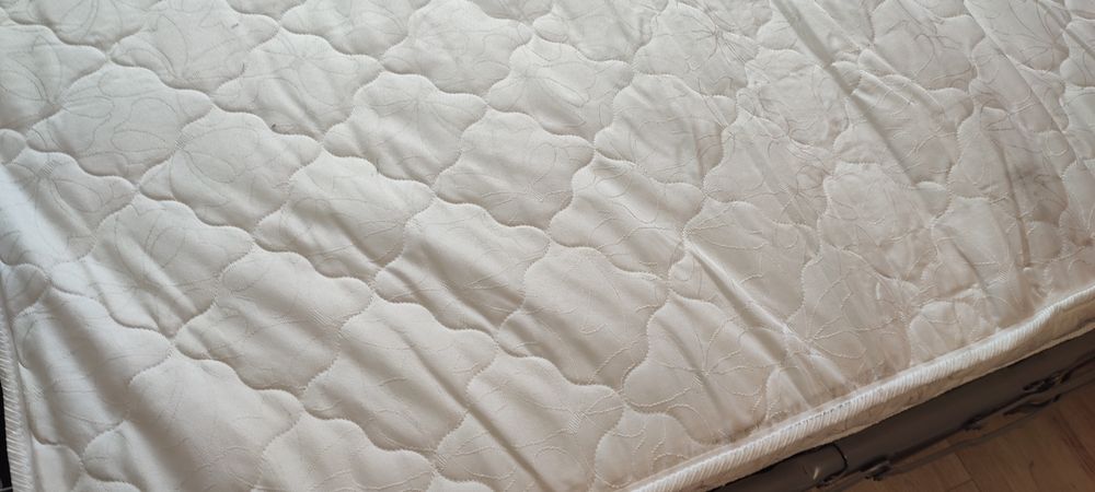 Продам розкладний диван в гарному стані + пуф в подарунок