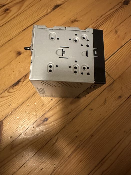 Автомагнітола peeonir на деталі