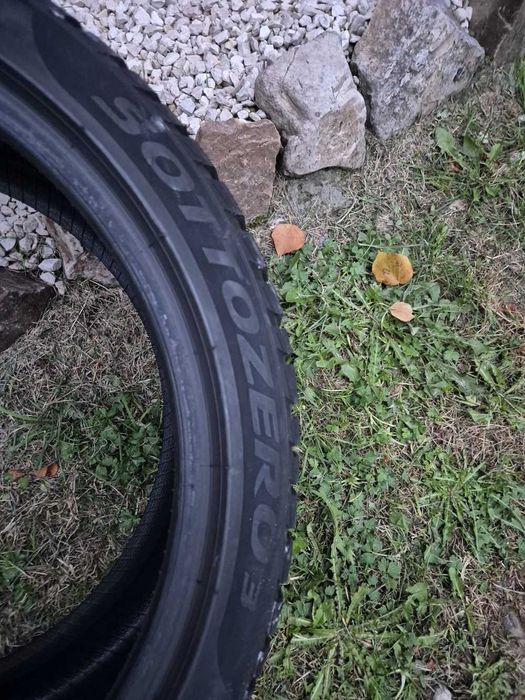 Opony zimowe Pirelli Sottozero 3 235/40 R19