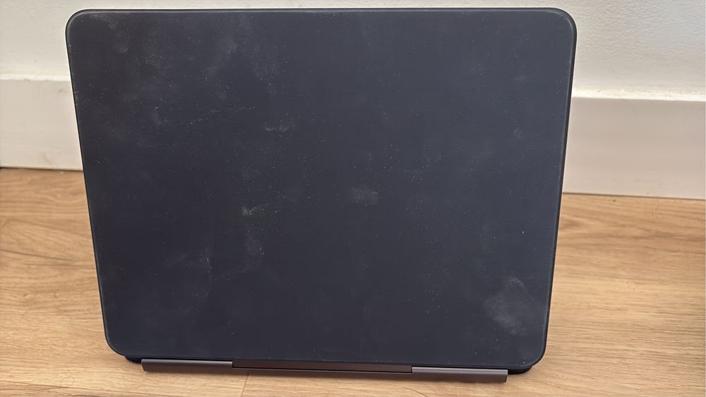 Apple magic keyboard ipad 13”