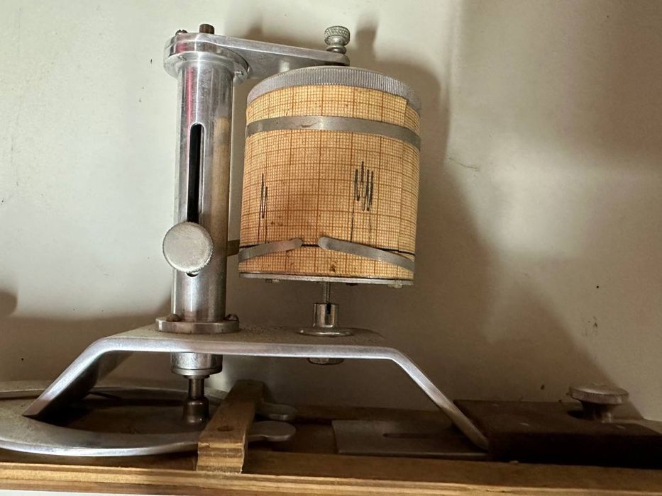 Апарат як барометр Старий