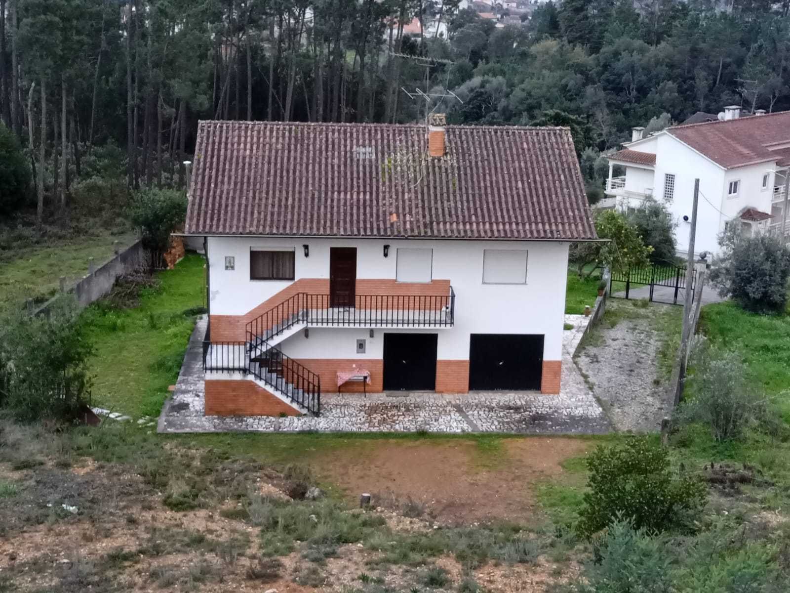 Moradia Isolada com Terreno em Lapinhas