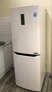 Холодильник двухкамерный.