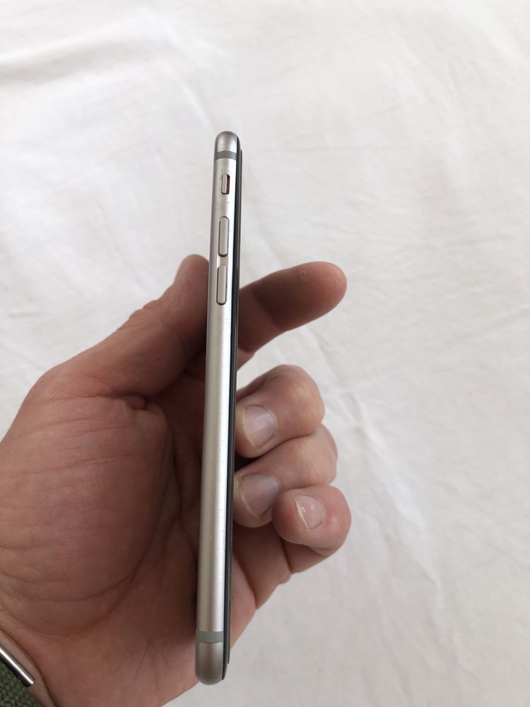 Телефон Iphone 6,