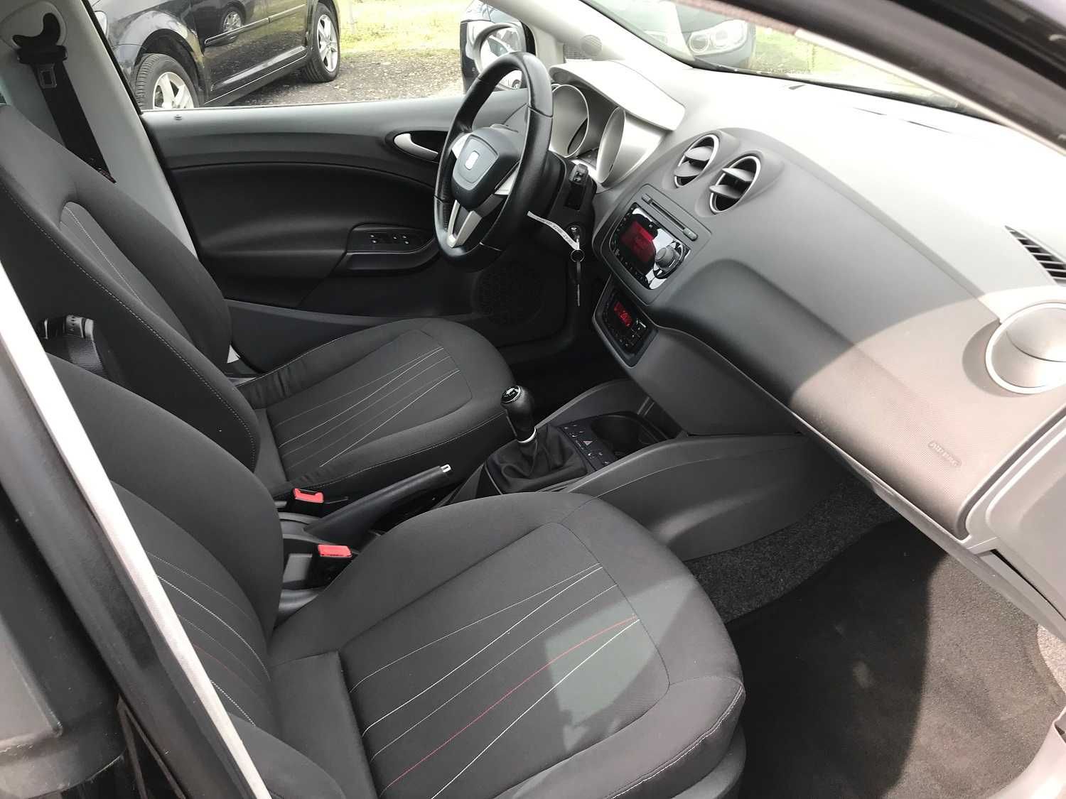 REZERWACJA Seat Ibiza ST 2011 1.4 MPI 86KM BDB wyposażony Zarej. w PL