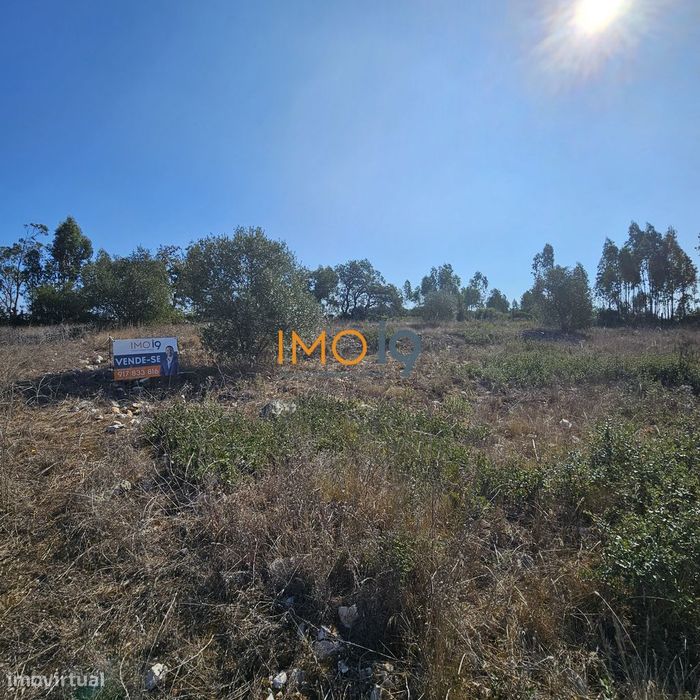 Terreno com 1060m2 - Lombo D'Égua