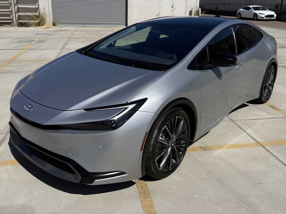 Toyota Prius      2024