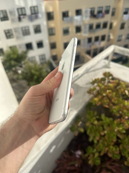 iPhone XR 128gb - 100% saude bateria