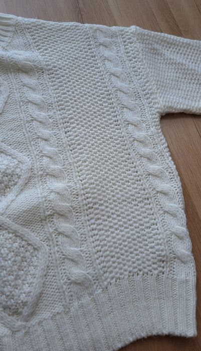 Sweterek damski o szerszym kroju Cropp rozm. M