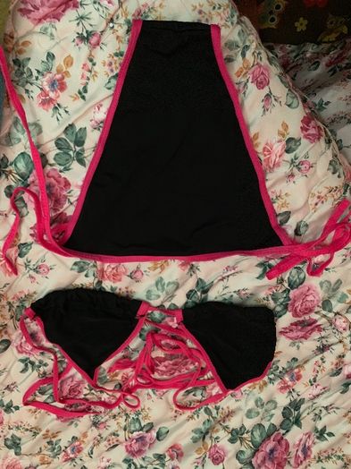 Bikini preto e rosa