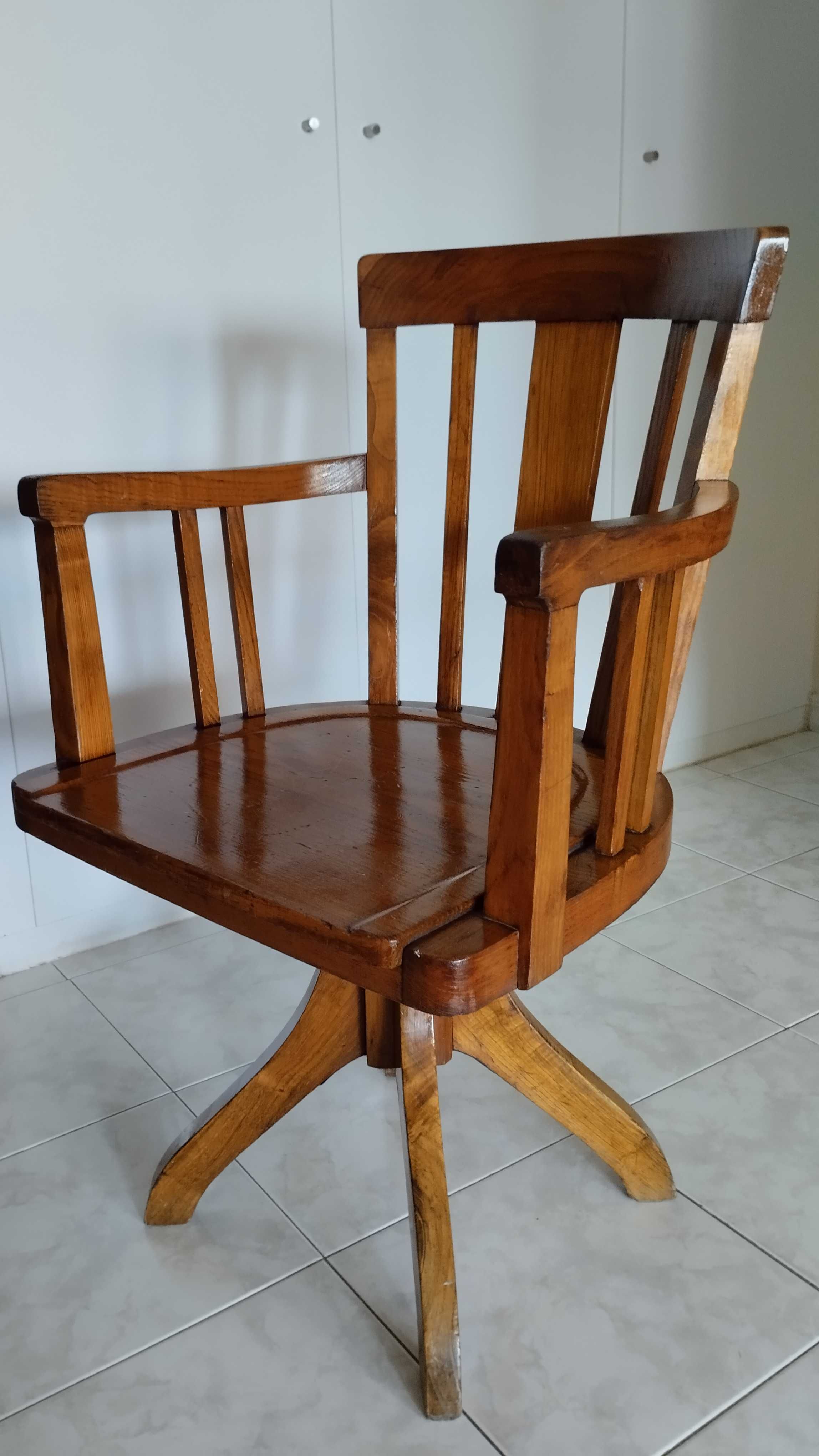 Cadeira rotativa vintage