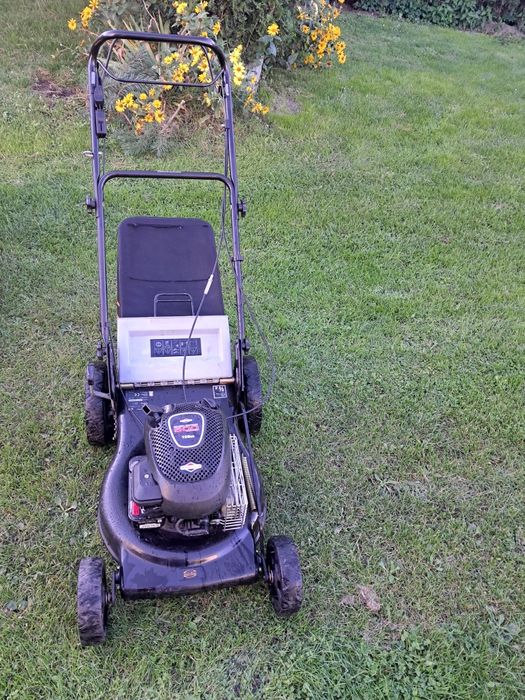 Kosiarka spalinowa z napędem