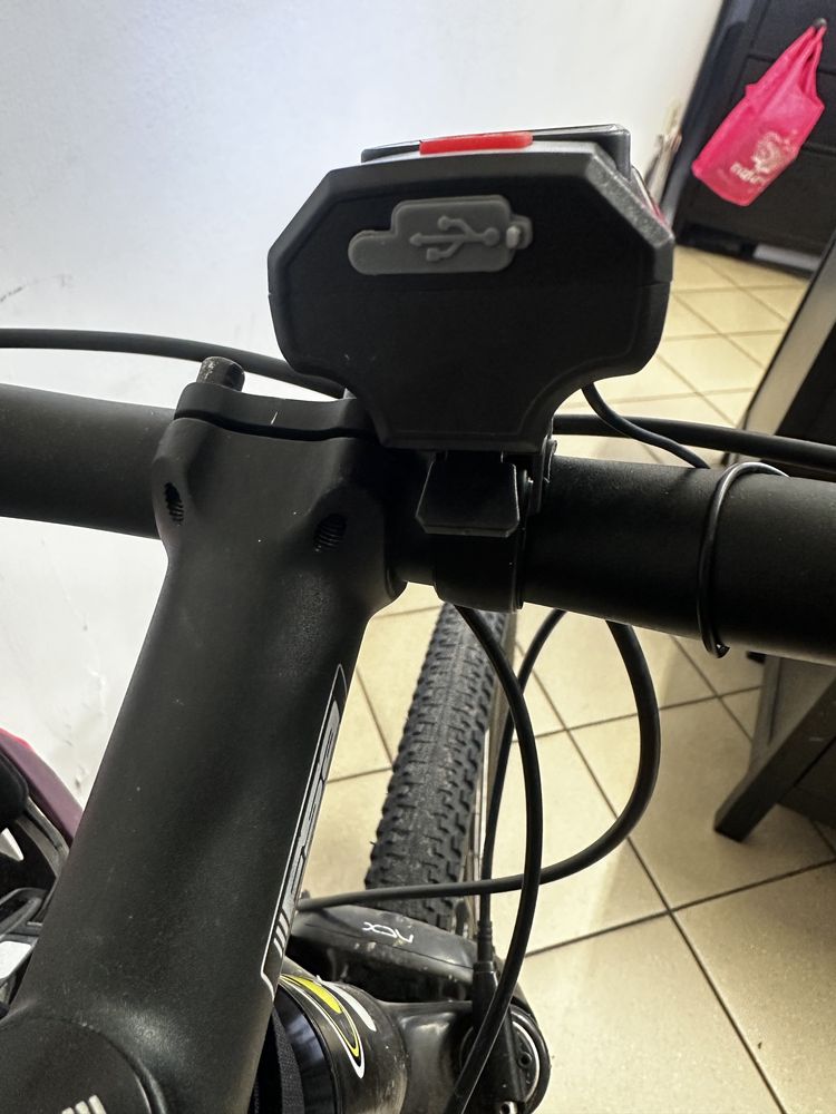 Latarka rowerowa z klaksonem/ ładowanie słoneczne