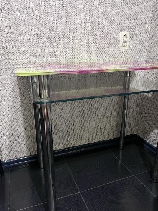 Кухонний стіл в ідеальному стані