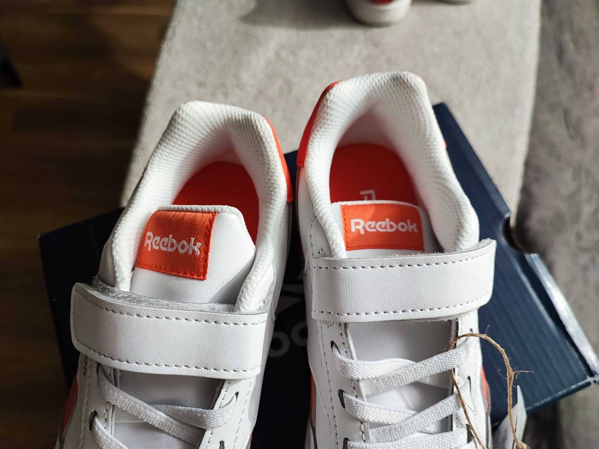 Nowe buty Reebok 30