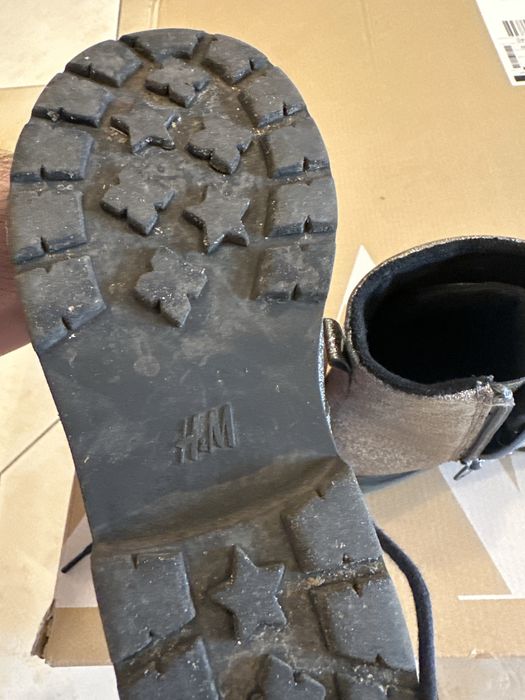 Продам чобітки HM 33
