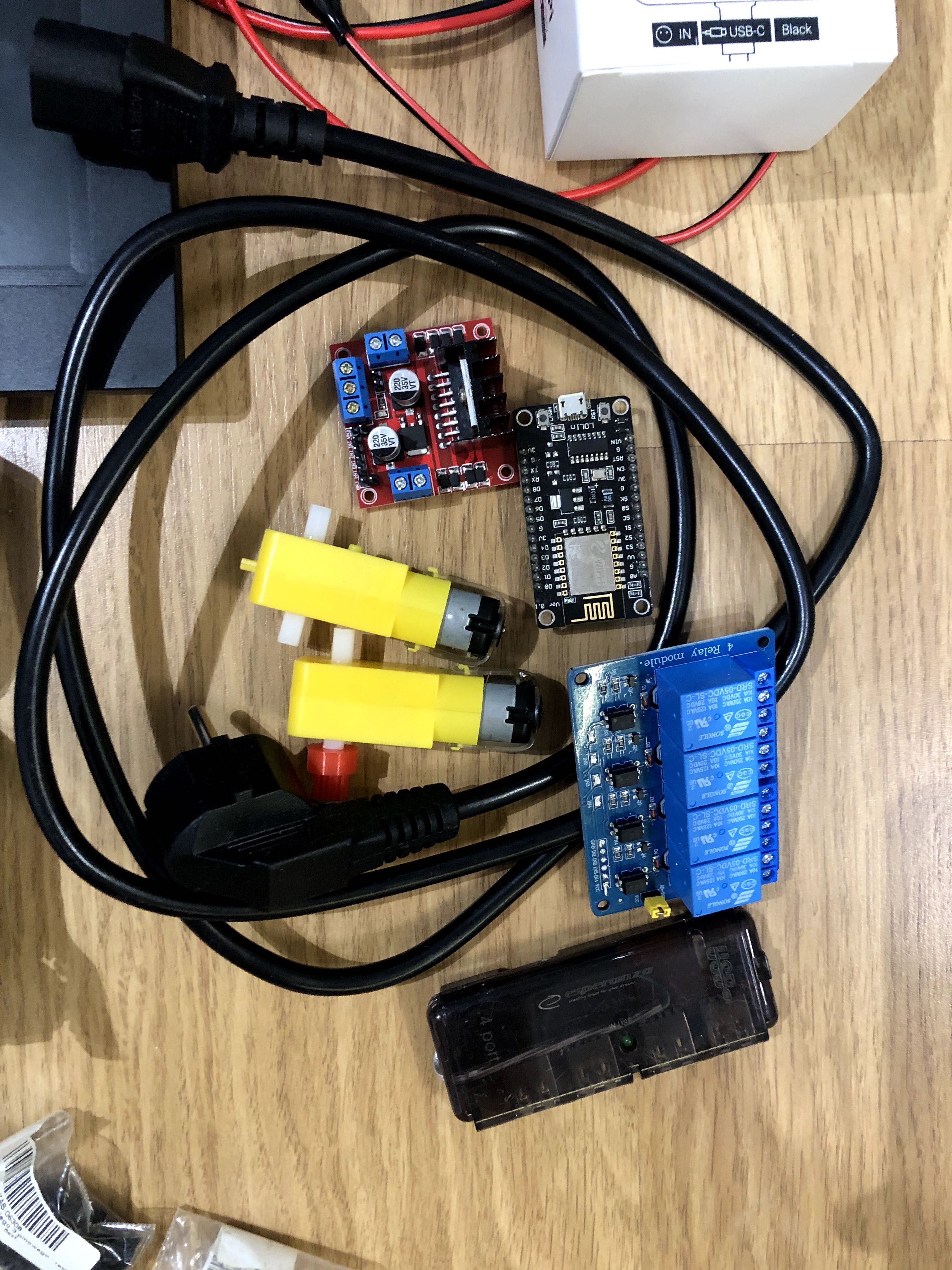 Zasilacz laboratoryjny + inna elektronika ESP32, silniki, zasilacz