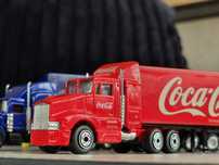 Naczepa ciągnik ciężarówka coca cola matchbox Majorette resorak 1:87