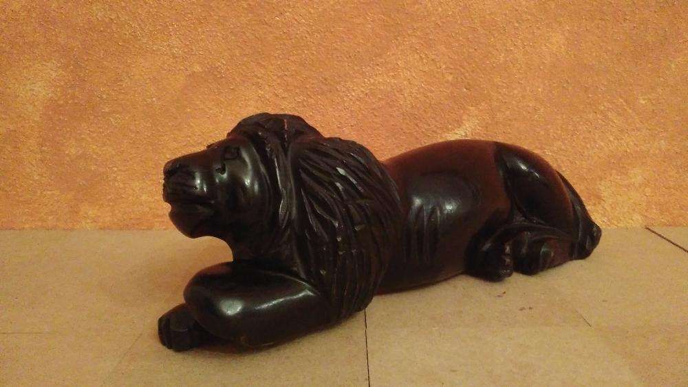 Leão em Pau Preto-Arte Africana