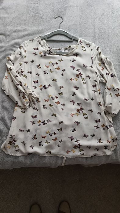 Bluzka ciążowa w motyle