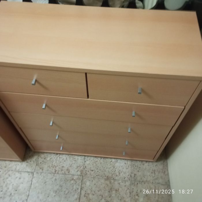 Vendo cómoda e camiseiro