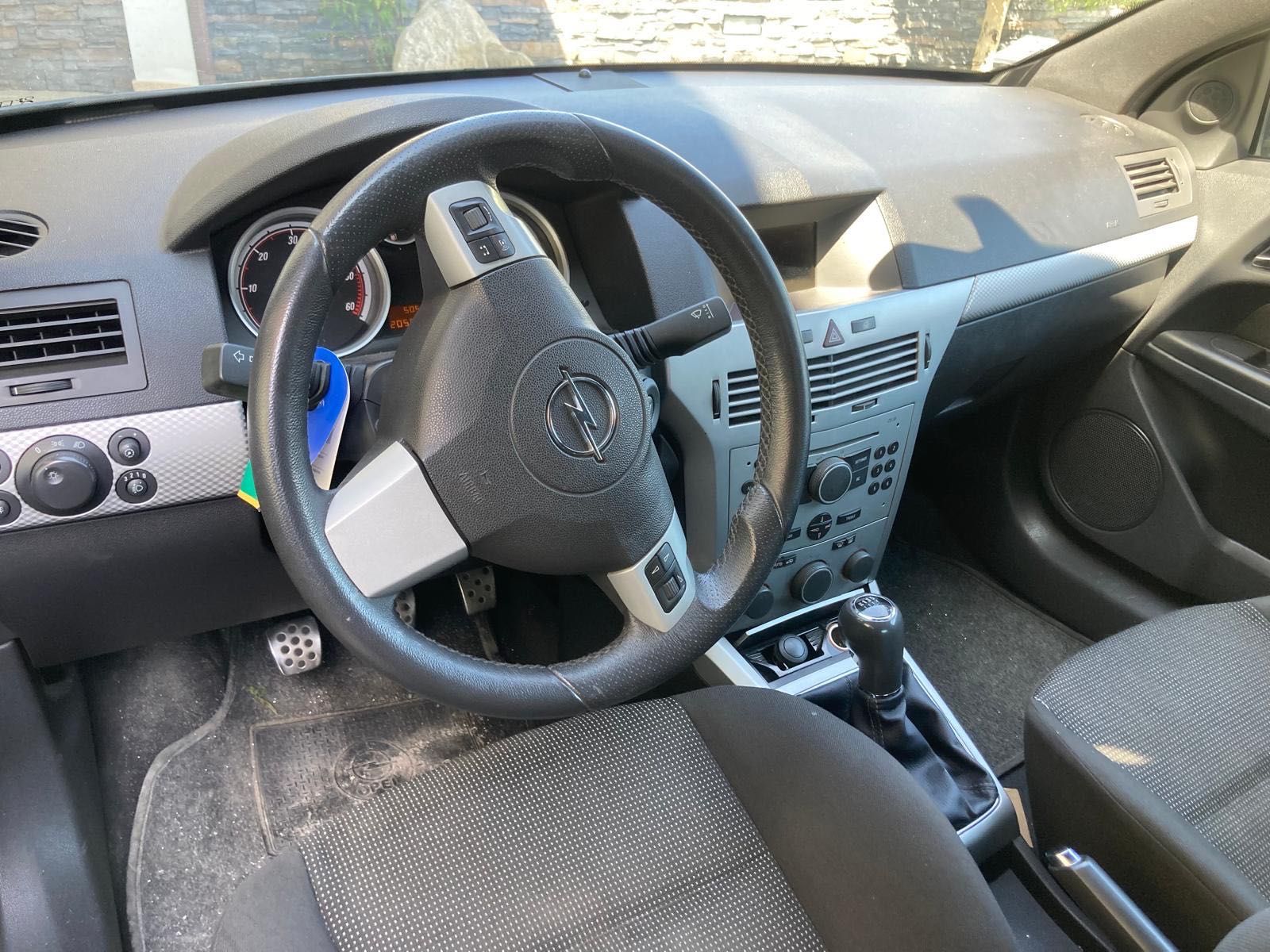 Opel Astra GTC Sport