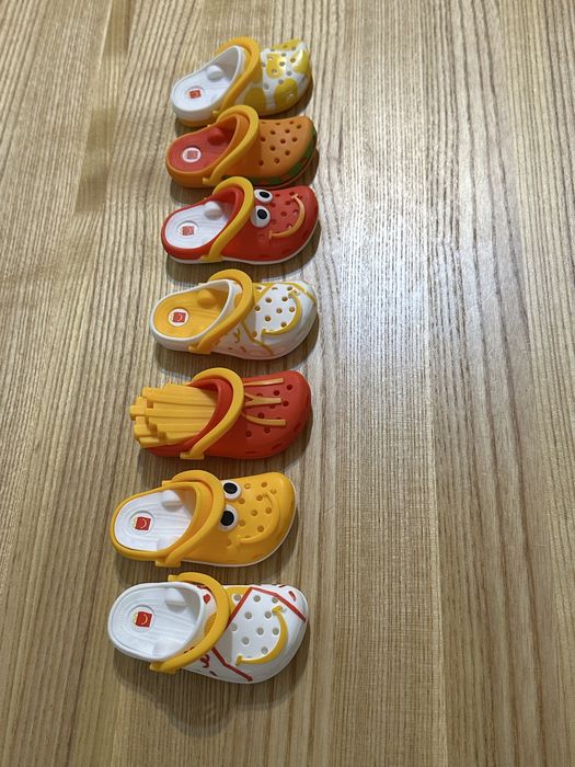 Mcdonalds crocs. Макдональдз крокс.