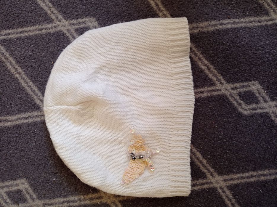 Czapka dla dziewczynki w wieku 1-2 lata