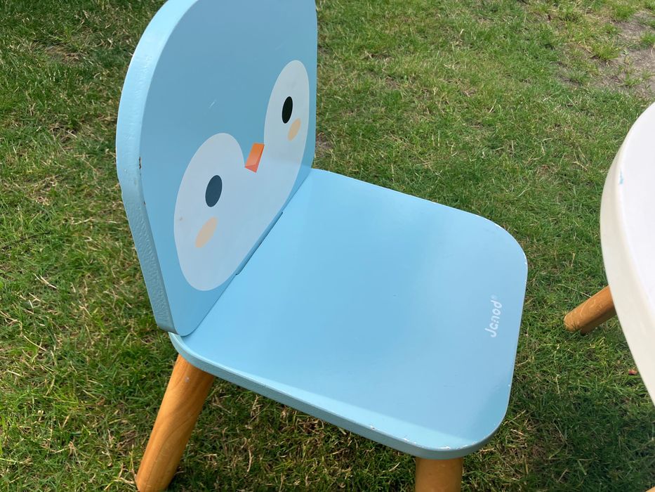 Zestaw drewnianych mebelków Janod Arktyka stolik + 2 krzesełka