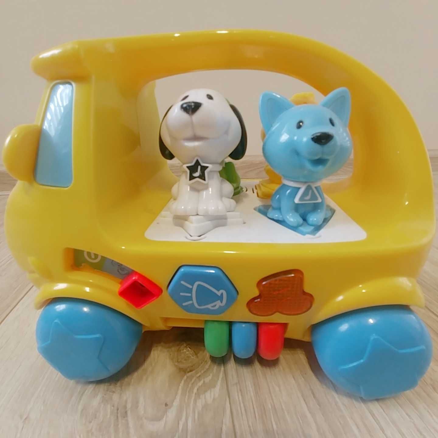 Zabawka pies kot auto