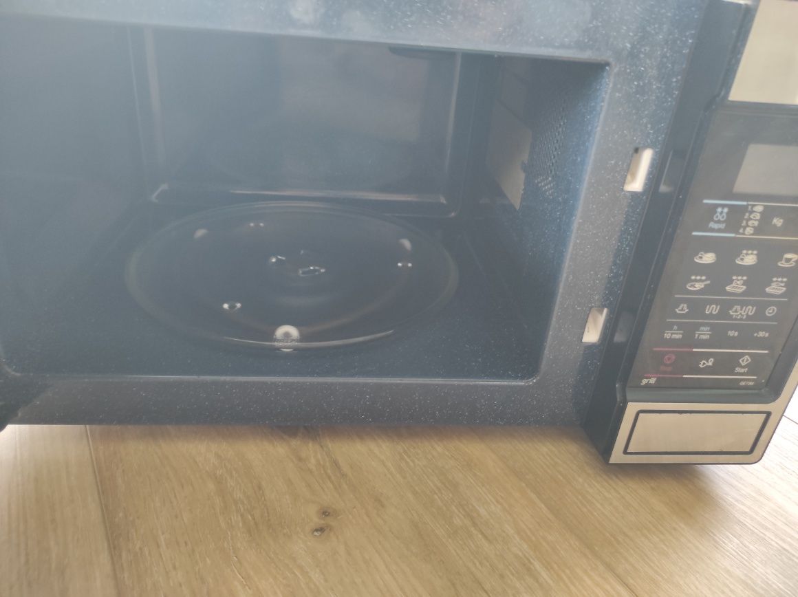 Kuchenka mikrofalowa z grillem Samsung