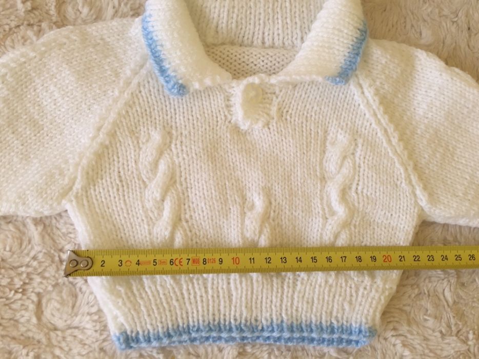 Śliczny nowy sweterek, chrzest r.56/62
