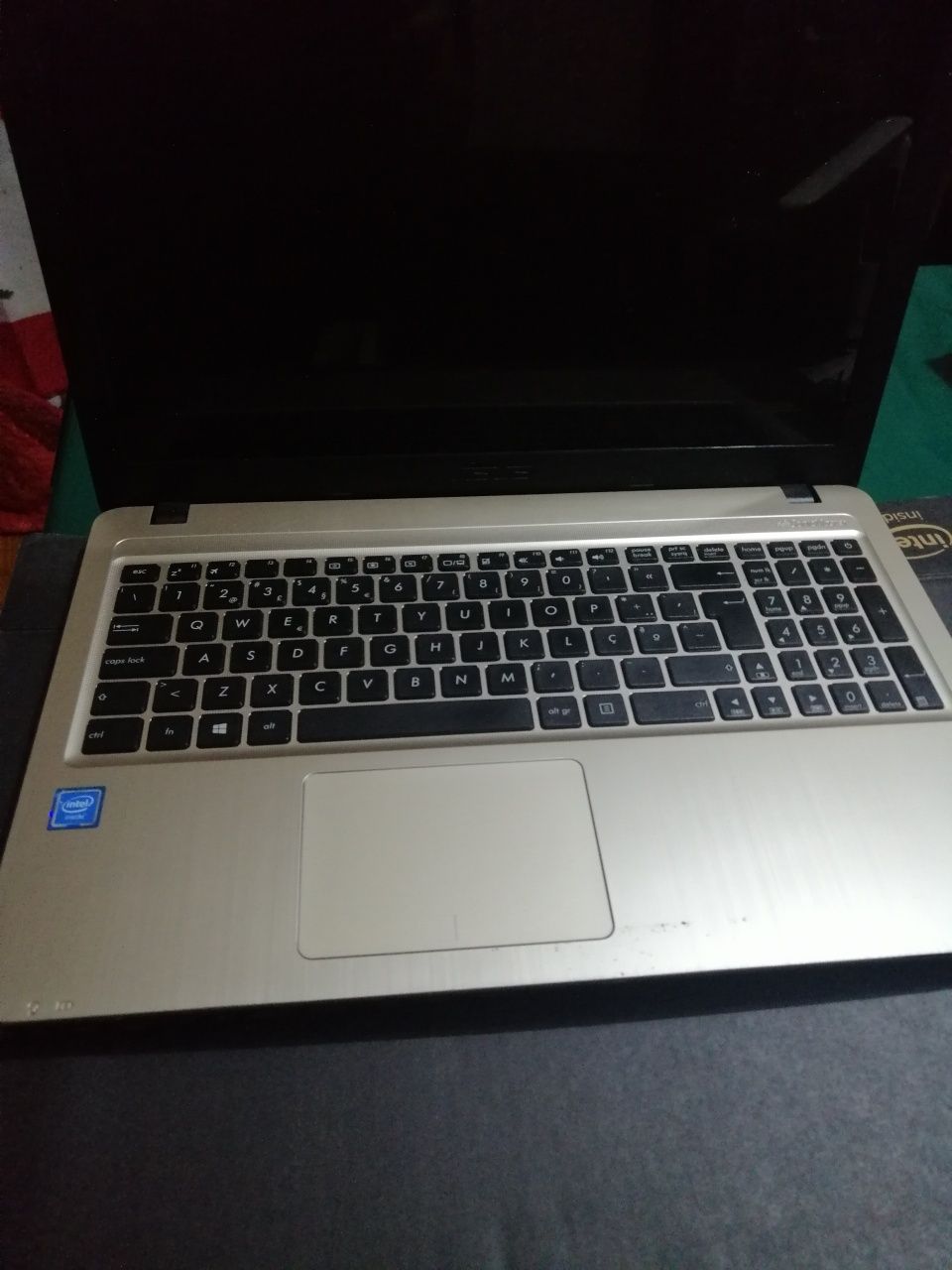 Portátil Asus A540S  Ram 4GB disco SSD 256 GB pc