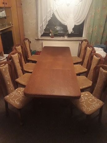 Stół dla domu z krzesłami