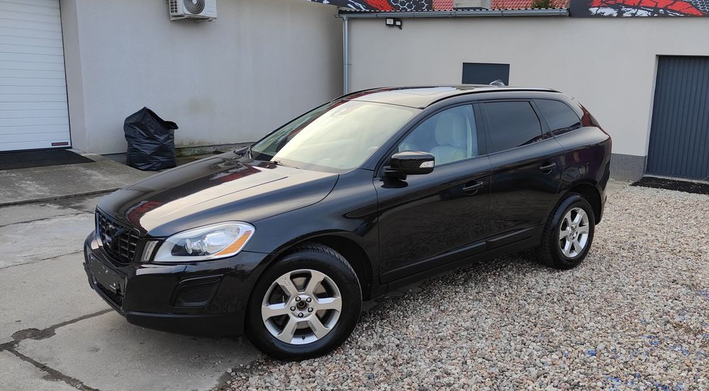 Volvo XC60 2012r. 3.0l 304km 4x4