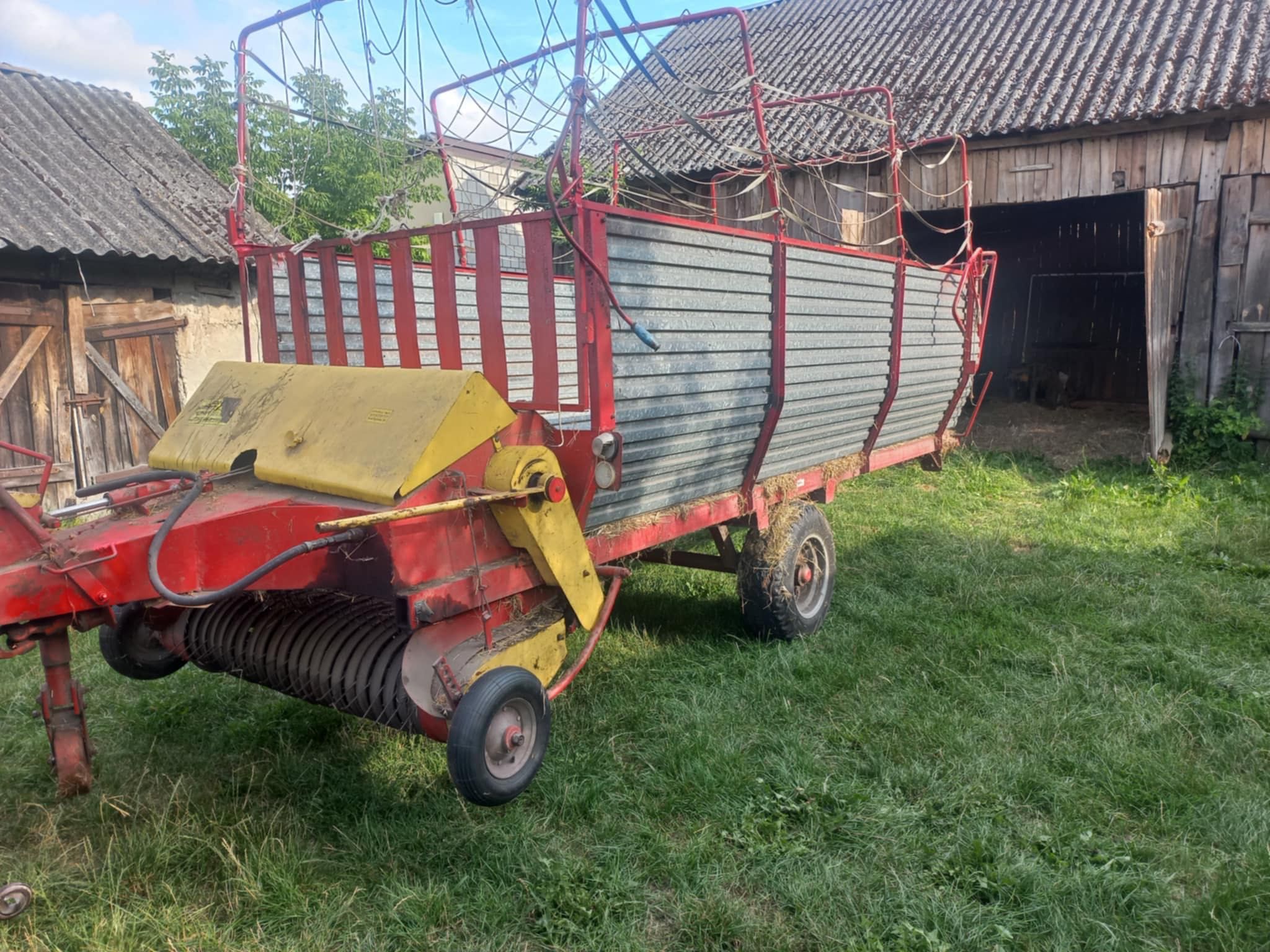 Przyczepa samozbierająca