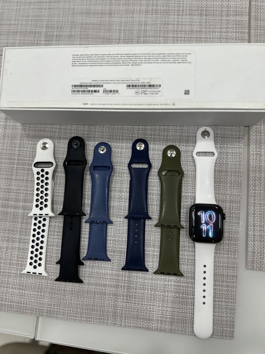 Apple Watch 5 Titanium 44мм Space Black.
