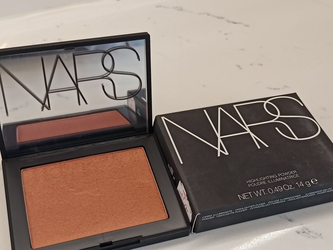 Nars rozświetlacz w kamieniu ST.BARATHS