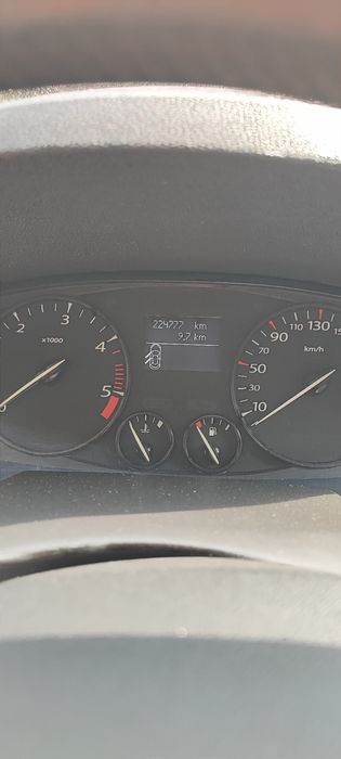 Рено Лагуна .1,5 дизель