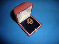 Винтажное мельхиоровое женское кольцо с янтарем СССР, размер 17