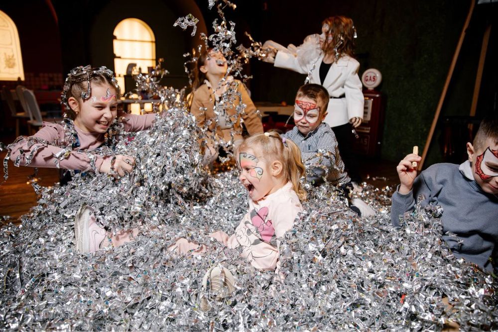 Аніматори Харків та область: Бульбашкове, Паперове шоу, Квест, Піньяти