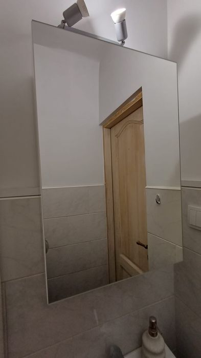 Szafka łazienkowa z lustrem