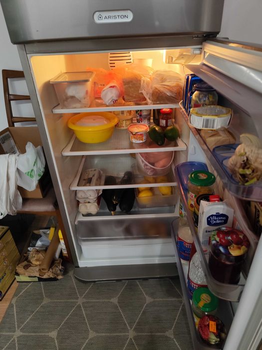 Lodówka  używana  metalicznav