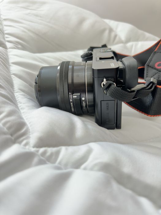 Sony ZV E10 with lens 16-50mm