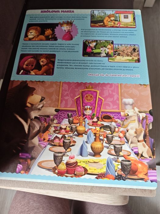 Książka z puzzlami Masza i niedźwiedź