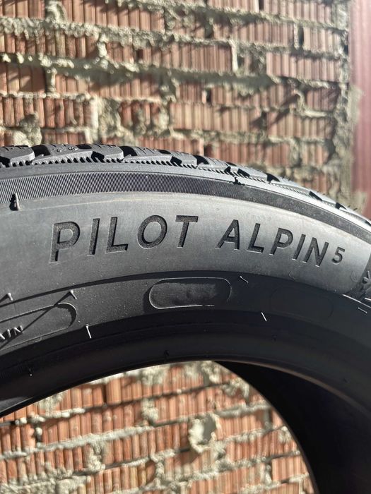 225/55 R18 MICHELIN PILOT ALPIN 5 (80-95%)    235 245 255 40 45 50 60