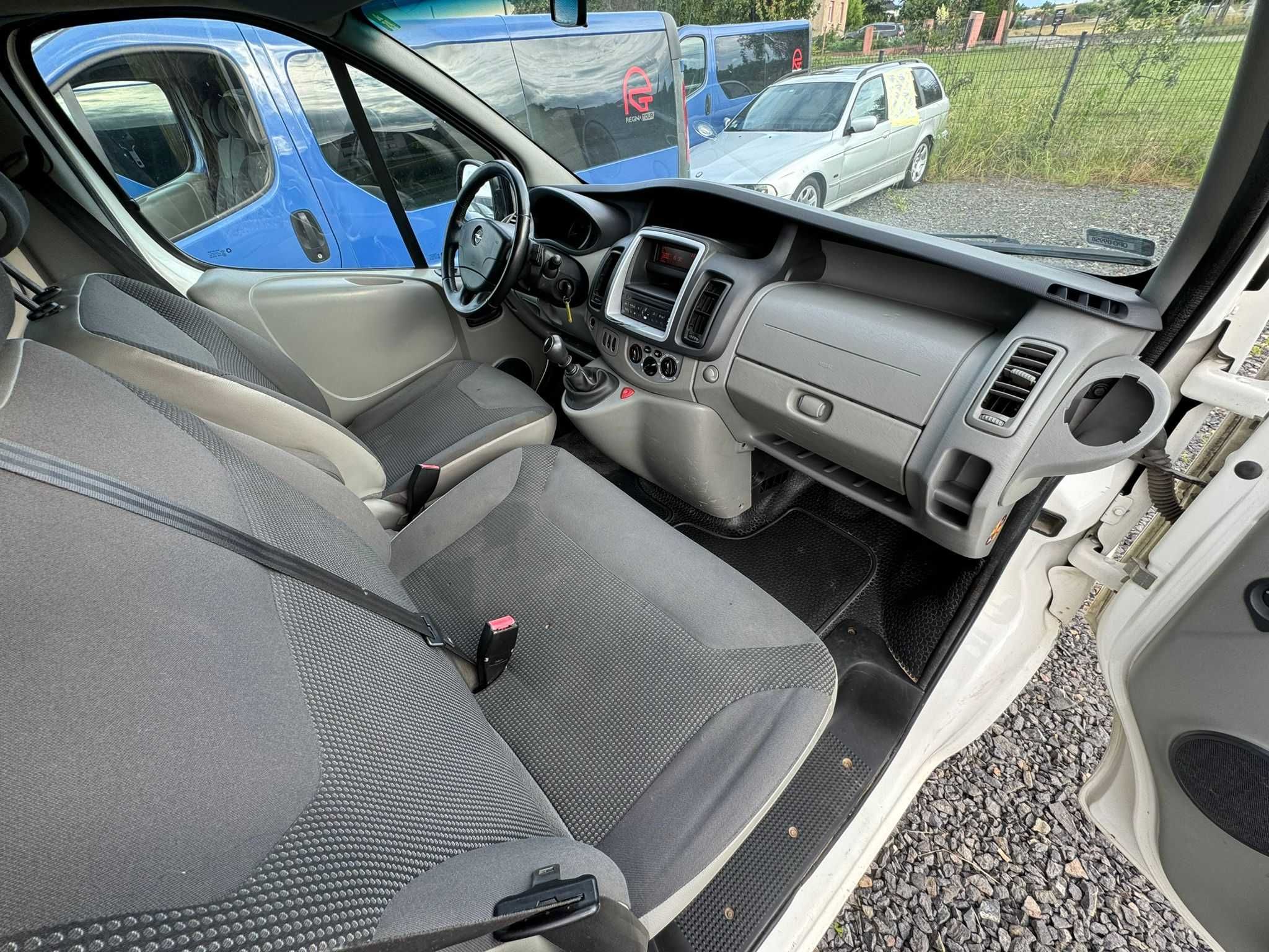 Opel Vivaro 2.0 cdti 115KM 9-osobowy long klima nawiewy tył Salon PL