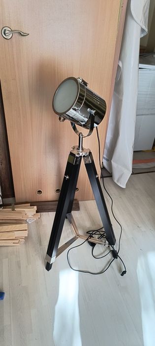 Lampa stojąca loftowa studyjna